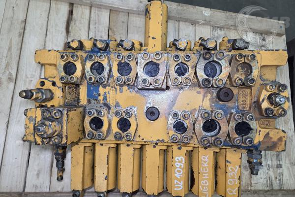 ROZDZIELACZ LIEBHERR R932 - M8-1152-00/7M8-22 - R900567010