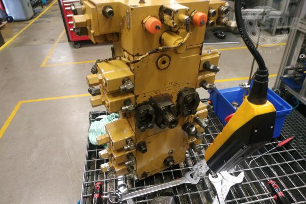 ROZDZIELACZ HYDRAULICZNY REXROTH DO CAT313C M7-1603-20=5M7-20