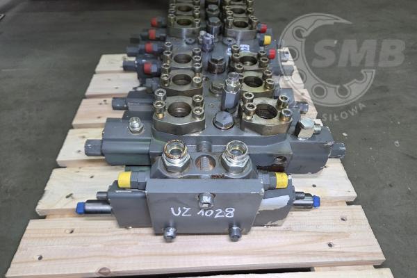 Liebherr A314 rozdzielacz hydrauliczny 10335550 - M7-1727-30/7M7-20