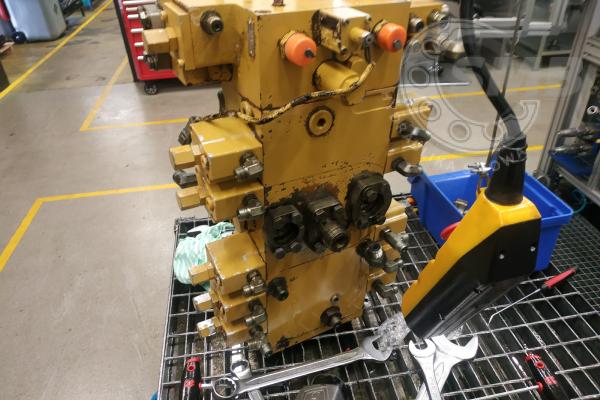 ROZDZIELACZ HYDRAULICZNY REXROTH DO CAT313C M7-1603-20=5M7-20
