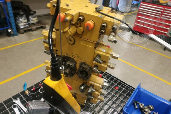 ROZDZIELACZ HYDRAULICZNY REXROTH DO CAT313C M7-1603-20=5M7-20
