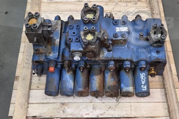 ROZDZIELACZ REXROTH - M8-1024-00/7M8-22