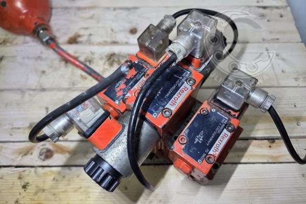 BLOK ZAWOROWY REXROTH Z HYDROAKUMULATOREM R900172221 3HSR 06-25/01C FE/ZN12C