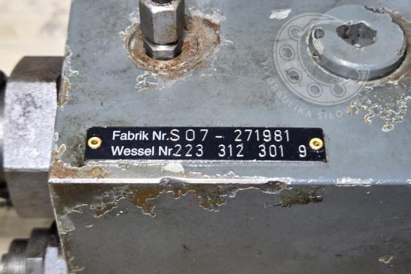 2233123019 BLOK ZAWOROWY Z ZAWORAMI REXROTH