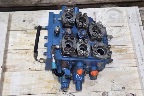 ROZDZIELACZ HYDRAULICZNY M6-1055-02=2M6-22M2J-0HV11=LH