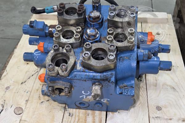ROZDZIELACZ HYDRAULICZNY M6-1055-02=2M6-22M2J-0HV11=LH