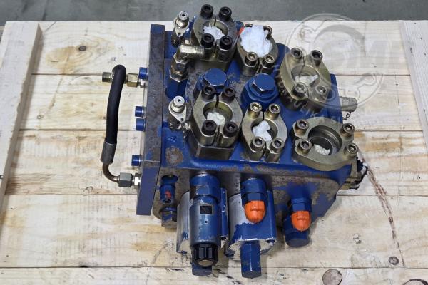ROZDZIELACZ HYDRAULICZNY M6-1077-03=2M6-22M2J-0HV11=LH