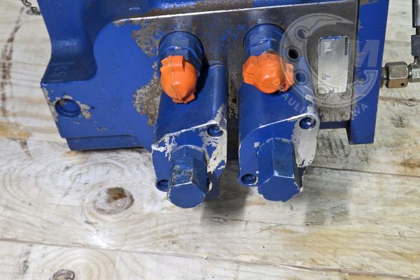 ROZDZIELACZ HYDRAULICZNY M6-1077-03=2M6-22M2J-0HV11=LH