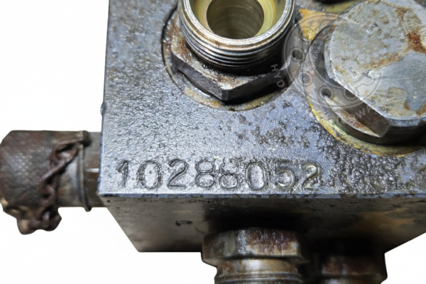 BLOK ZAWOROWY LIEBHERR 10288052 / OF13875